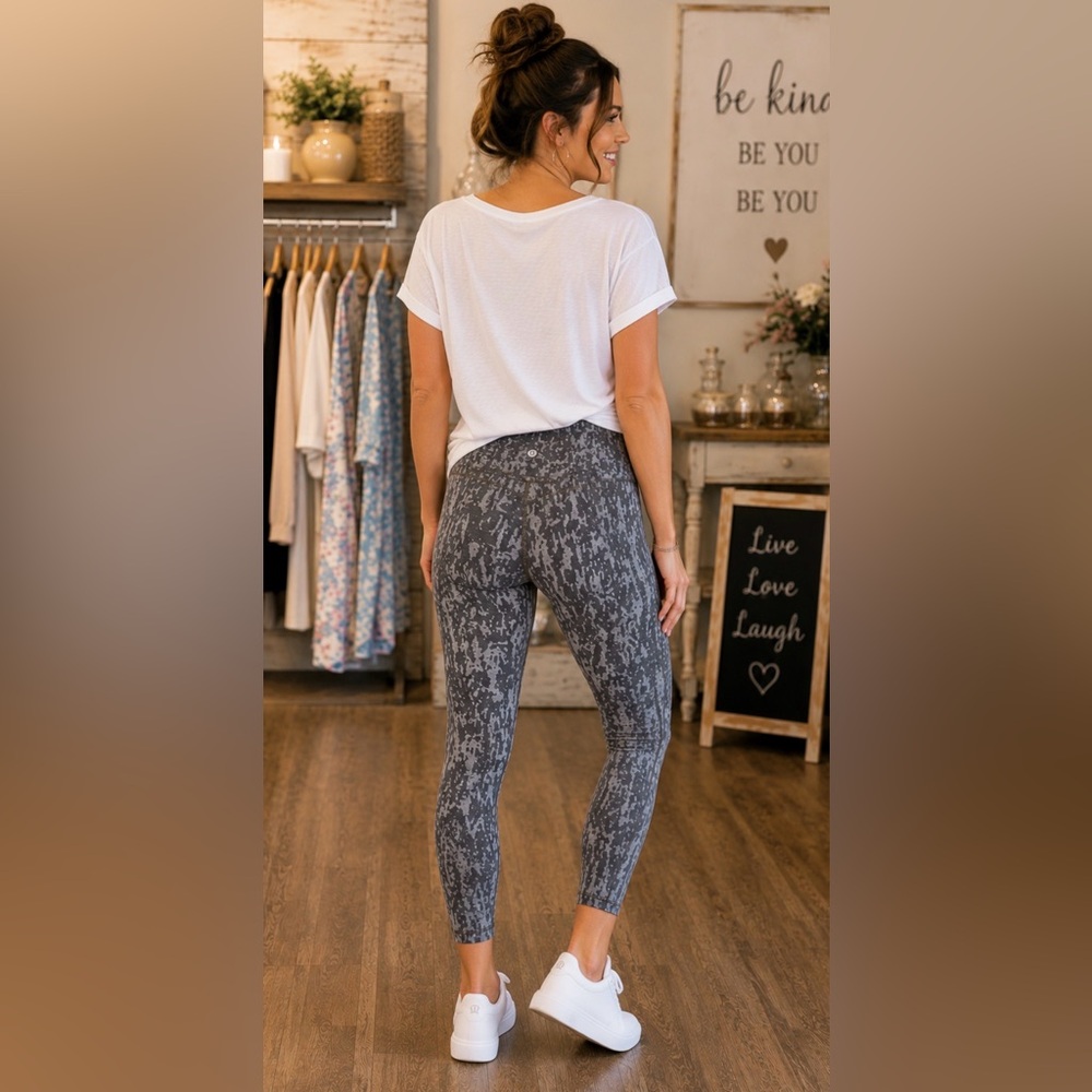 Lululemon Wunder Train High-Rise Tight 25” 7/8 Leggings Gray Camo Size 6